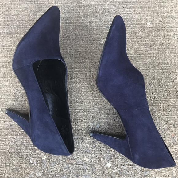 NINE WEST  Proud Mama Navy Suede Pump, size 7.5 - Picture 5 of 8